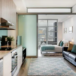 Apartment Backup-powered Stylish Near Table Mountain